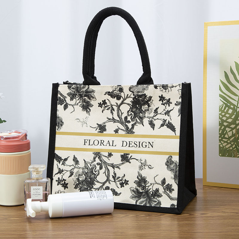 Pourquoi les sacs fourre-tout deviennent-ils l'accessoire indispensable pour les consommateurs modernes ?